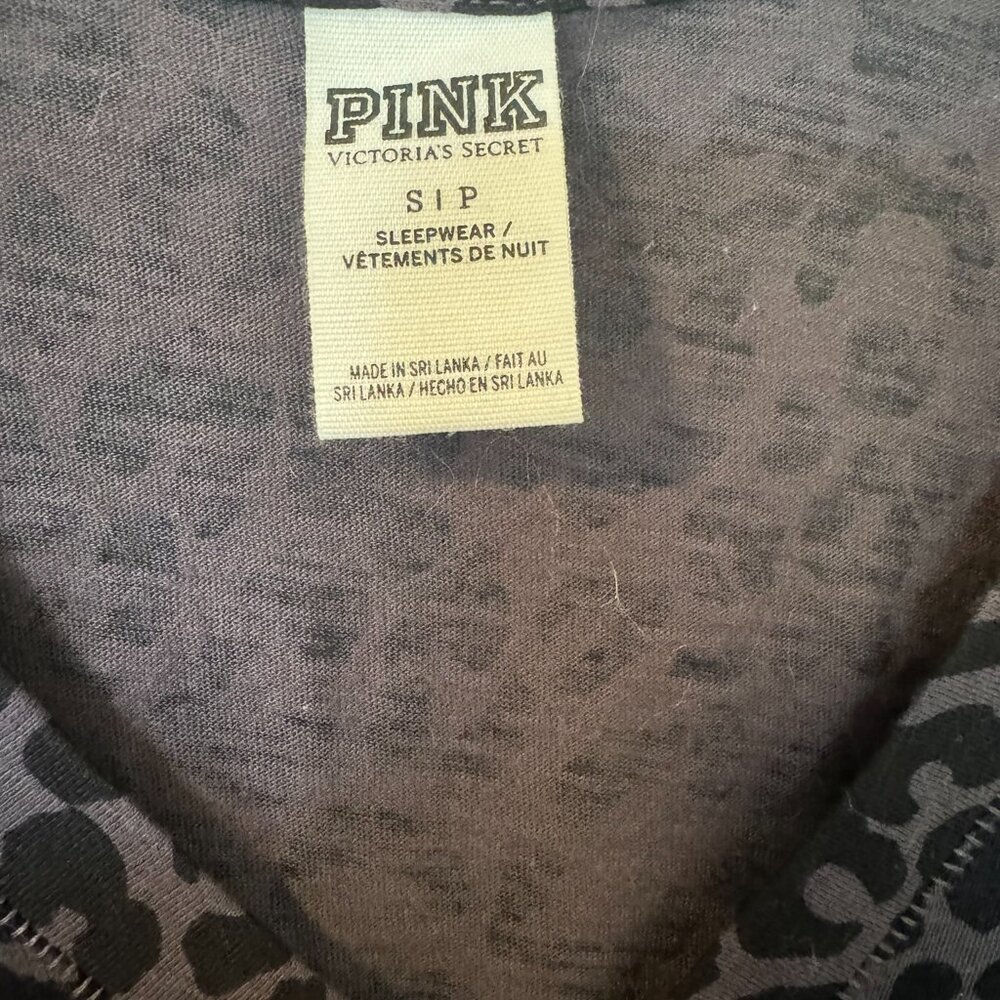 PINK Gray and Black Animal Print T Shirt v neck Size small - Picture 2 of 5